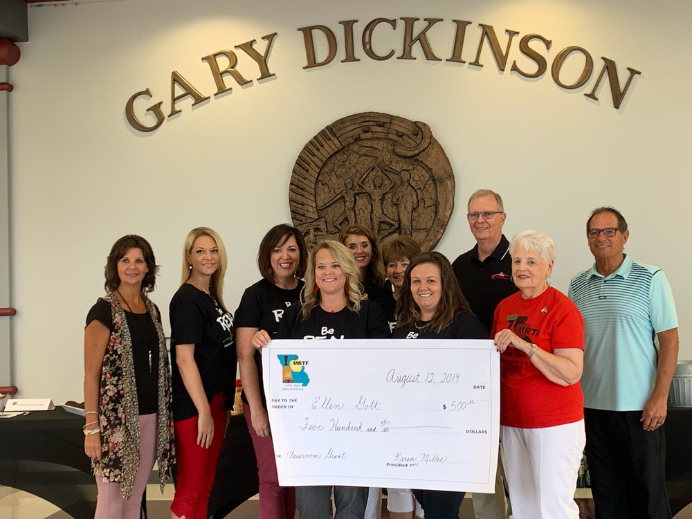 Mrs. Gott receives a Missouri Retired Teachers Association Grant.