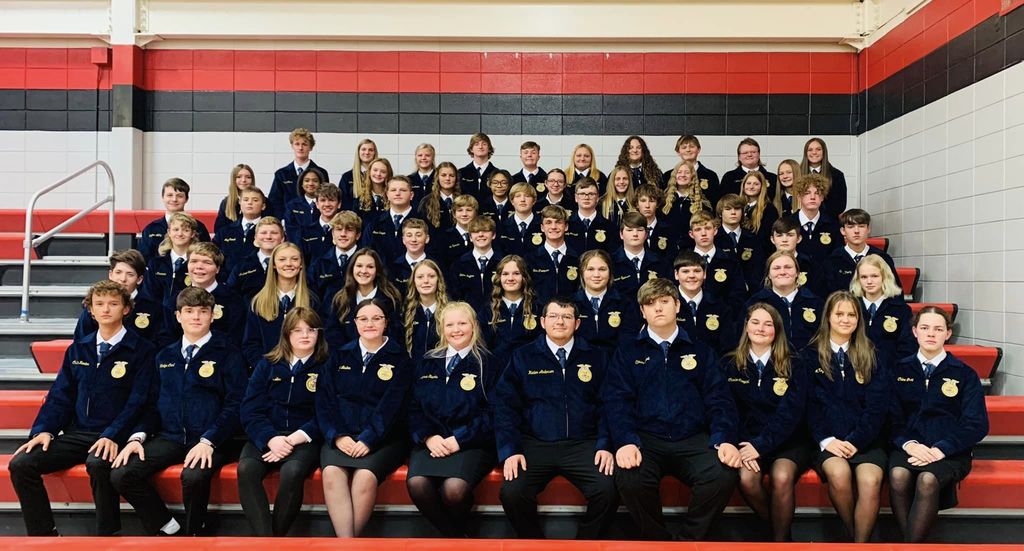 Chillicothe FFA Greenhands pose as a group
